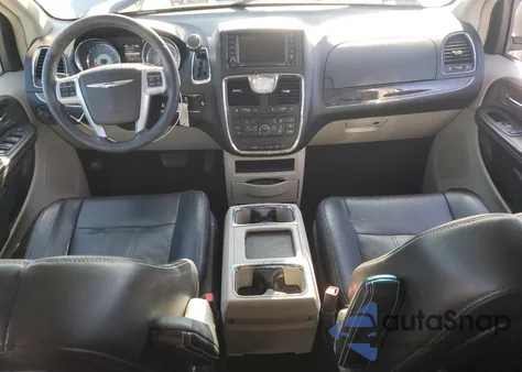 2013 Chrysler Town & Country Touring из США, поврежденный, VIN 2C4RC1BG3DR684116
